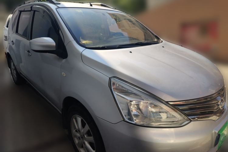 Used Nissan Livina 2013 1.6XE CVT Comfort Edition Front Right 45 Deg