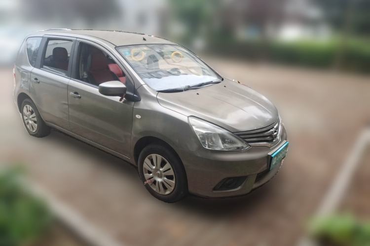 Used Nissan Livina 2013 1.6XE Manual Comfort Edition Front Right 45 Deg
