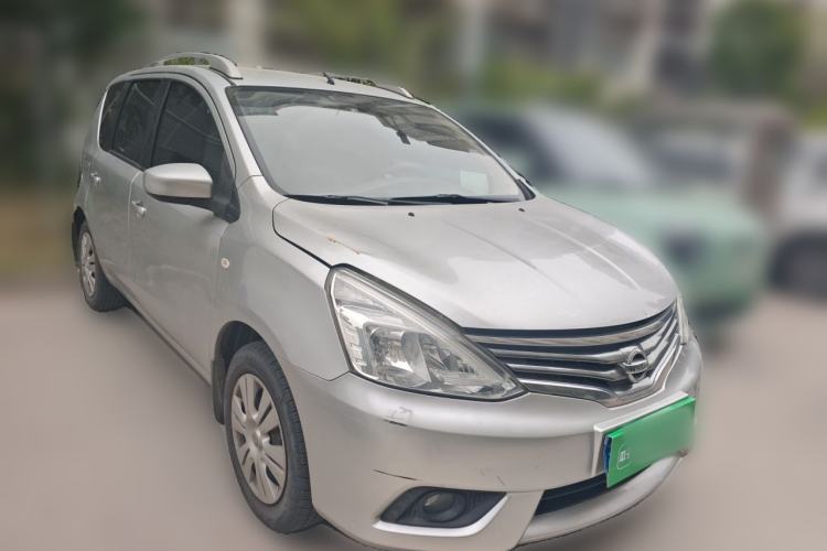 Used Nissan Livina 2013 1.6XE CVT Comfort Edition Front Right 45 Deg