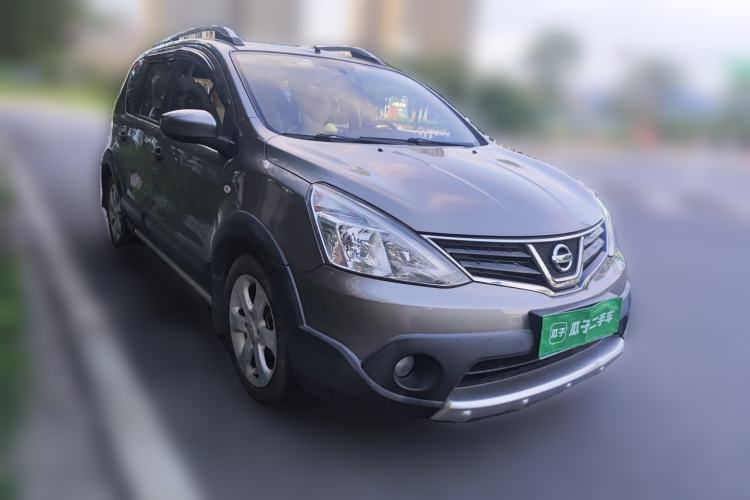 Used Nissan Livina 2013 JINRUI 1.6XV CVT Luxury Edition Front Right 45 Deg