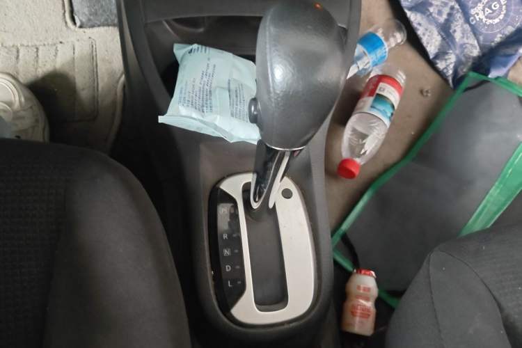 Used Nissan Livina 2013 1.6XE CVT Comfort Edition Gear Lever