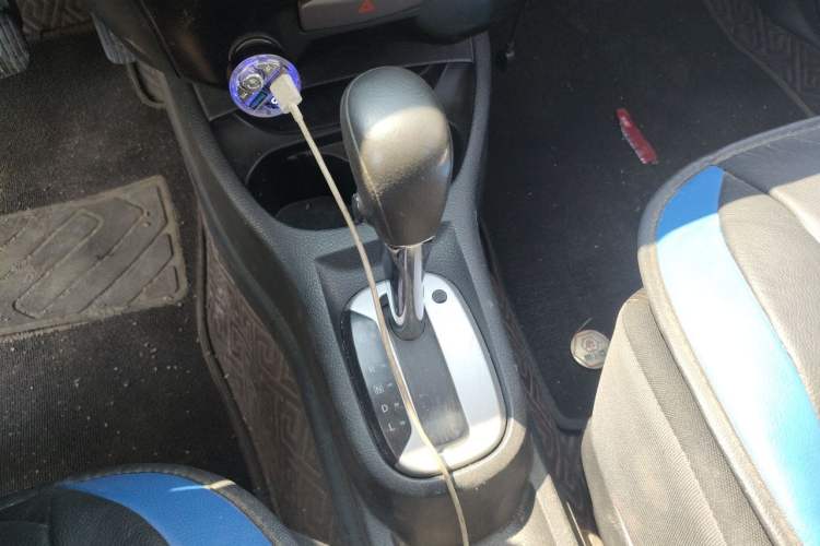 Used Nissan Livina 2013 JINRUI 1.6XV CVT Luxury Edition Gear Lever