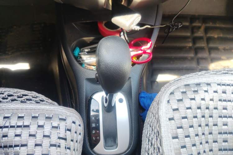 Used Nissan Livina 2013 1.6XE CVT Comfort Edition Gear Lever