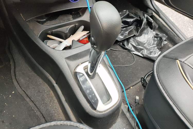 Used Nissan Livina 2013 JINRUI 1.6XV CVT Luxury Edition Gear Lever