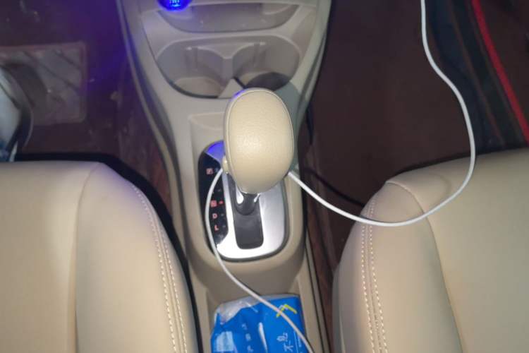 Used Nissan Livina 2013 1.6XL CVT Luxury Edition Gear Lever