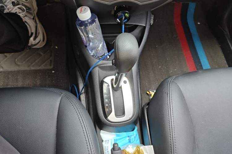 Used Nissan Livina 2013 JINRUI 1.6XV CVT Luxury Edition Gear Lever