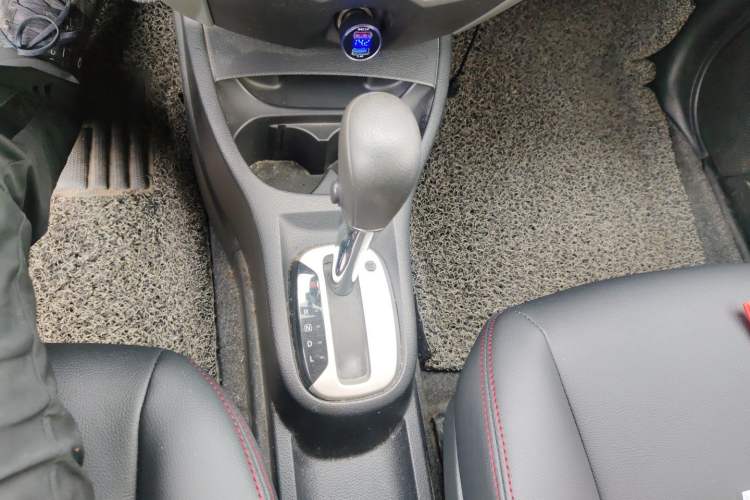 Used Nissan Livina 2013 Jinrui 1.6XL CVT Comfort Edition Gear Lever
