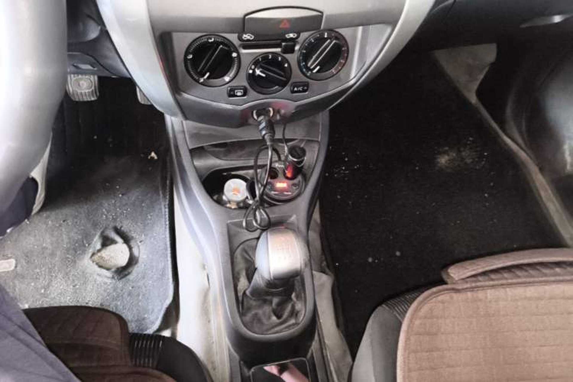Used Nissan Livina 2013 JINRUI 1.6XV Manual Luxury Edition Gear Lever