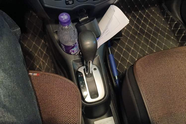 Used Nissan Livina 2013 JINRUI 1.6XV CVT Luxury Edition Gear Lever