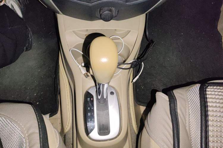 Used Nissan Livina 2013 1.6XE CVT Comfort Edition Gear Lever