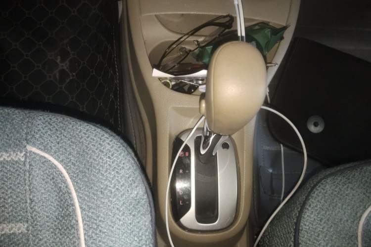 Used Nissan Livina 2013 1.6XL CVT Luxury Edition Gear Lever