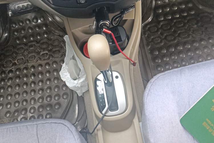 Used Nissan Livina 2013 1.6XE CVT Comfort Edition Gear Lever