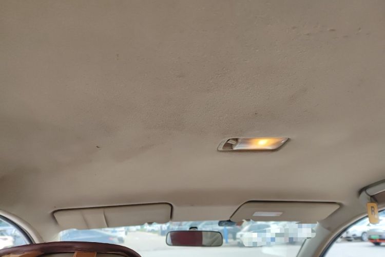 Used Nissan Livina 2013 1.6XE Manual Comfort Edition Headliner