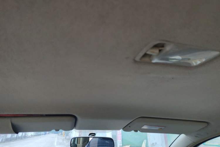 Used Nissan Livina 2013 1.6XE Manual Comfort Edition Headliner