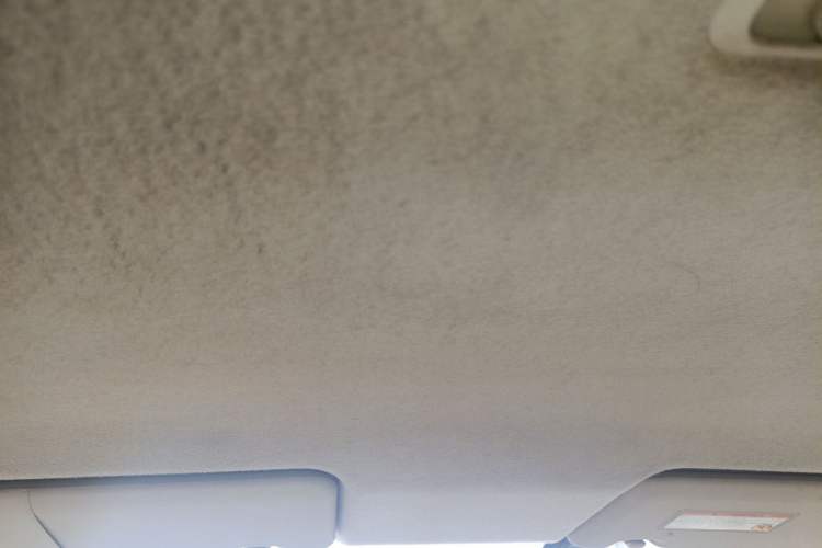 Used Nissan Livina 2013 1.6XE Manual Comfort Edition Headliner