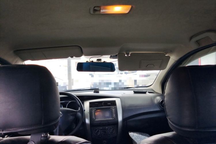 Used Nissan Livina 2013 1.6XE Manual Comfort Edition Headliner
