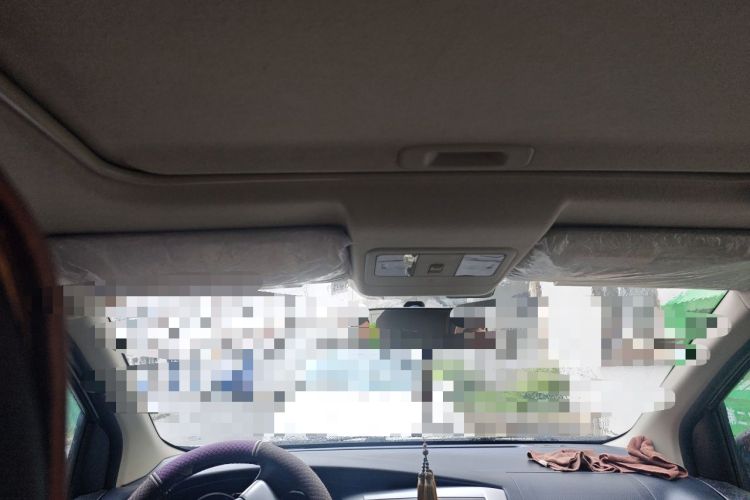 Used Nissan Livina 2013 JINRUI 1.6XV Manual Luxury Edition Headliner