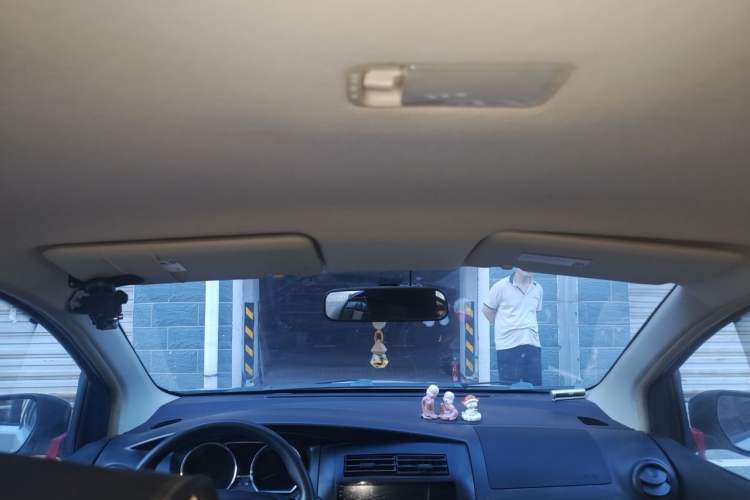Used Nissan Livina 2013 1.6XE Manual Comfort Edition Headliner