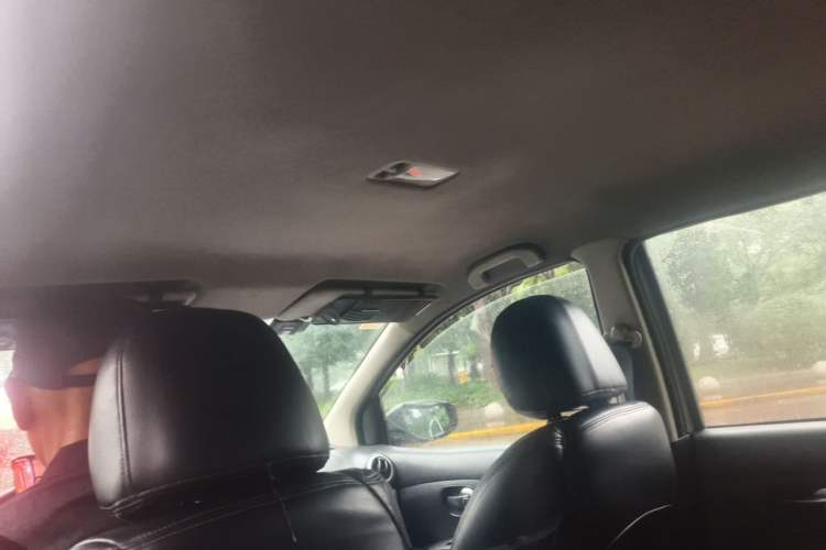Used Nissan Livina 2013 Jingrui 1.6XL Manual Comfort Edition Headliner