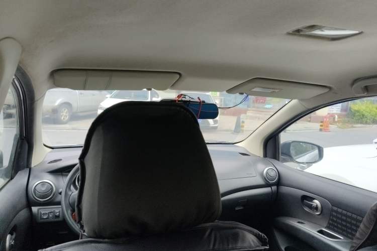 Used Nissan Livina 2013 Jingrui 1.6XL Manual Comfort Edition Headliner