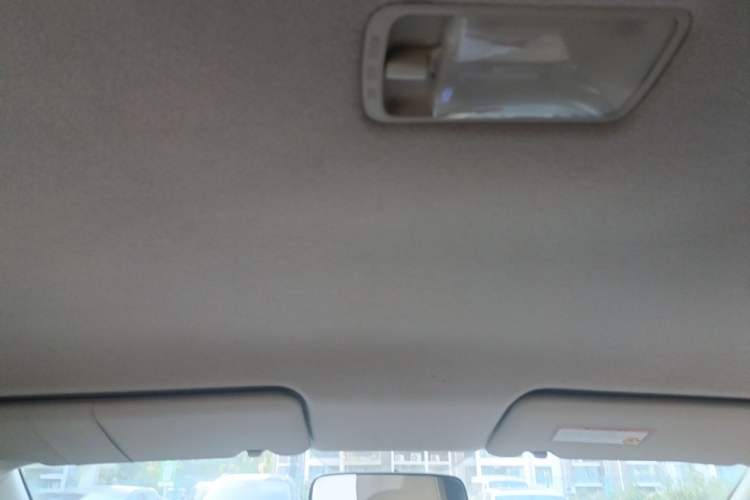Used Nissan Livina 2013 1.6XE Manual Comfort Edition Headliner