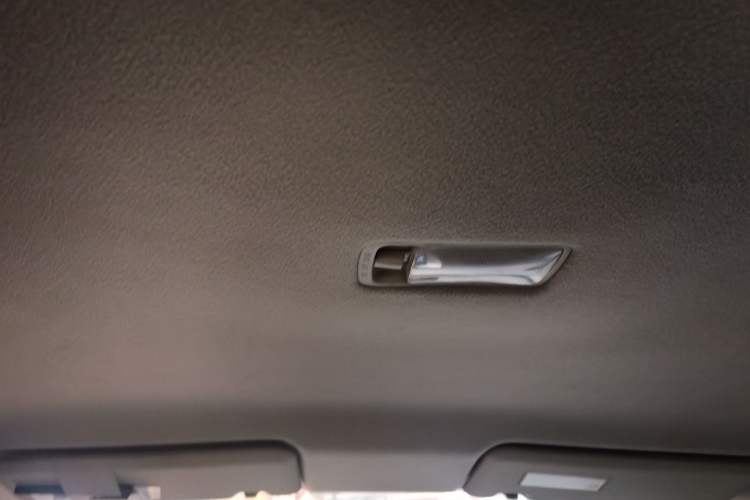 Used Nissan Livina 2013 1.6XE Manual Comfort Edition Headliner