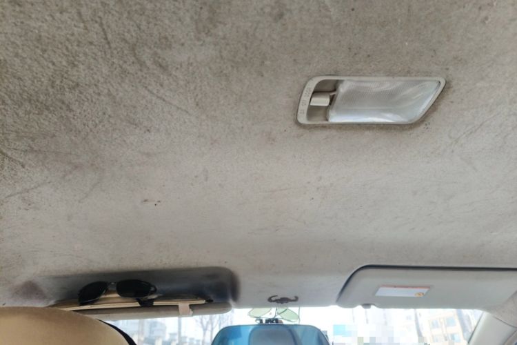 Used Nissan Livina 2013 1.6XE Manual Comfort Edition Headliner