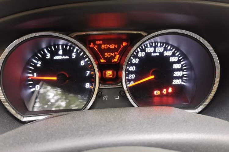 Used Nissan Livina 2013 1.6XE CVT Comfort Edition Instrument Cluster