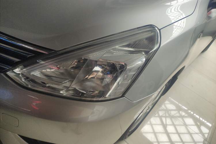 Used Nissan Livina 2013 1.6XE CVT Comfort Edition Left Front Headlight