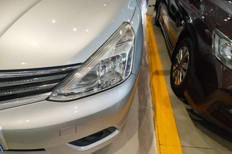 Used Nissan Livina 2013 1.6XE CVT Comfort Edition Left Front Headlight