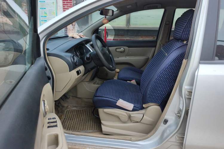 Used Nissan Livina 2013 1.6XE Manual Comfort Edition Left Front Seat