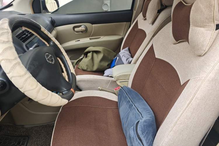 Used Nissan Livina 2013 1.6XE CVT Comfort Edition Left Front Seat