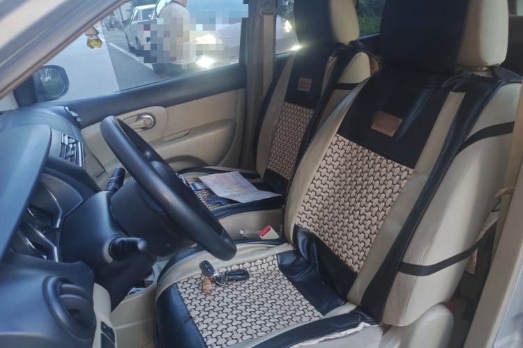 Used Nissan Livina 2013 1.6XE Manual Comfort Edition Left Front Seat