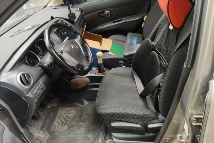 Used Nissan Livina 2013 1.6XL Manual Luxury Edition Left Front Seat