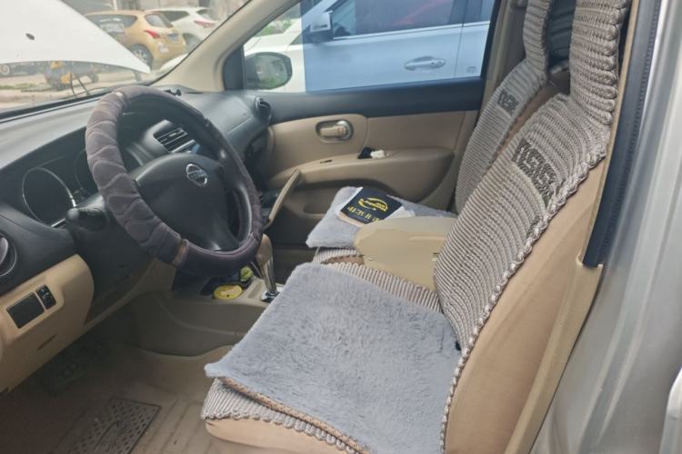 Used Nissan Livina 2013 1.6XE CVT Comfort Edition Left Front Seat