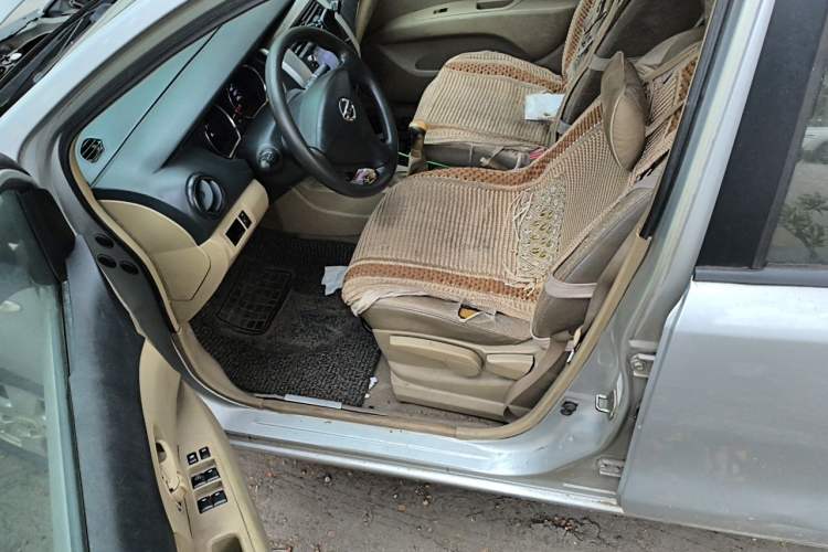 Used Nissan Livina 2013 1.6XE Manual Comfort Edition Left Front Seat