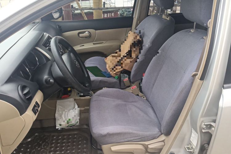 Used Nissan Livina 2013 1.6XE CVT Comfort Edition Left Front Seat