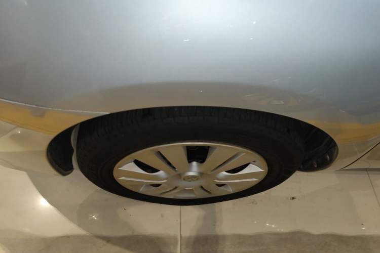Used Nissan Livina 2013 1.6XE CVT Comfort Edition Left Front Wheel Hub