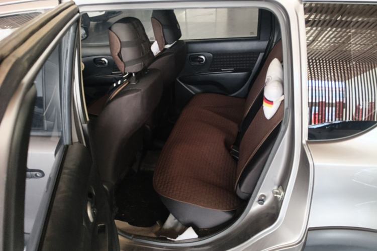 Used Nissan Livina 2013 JINRUI 1.6XV Manual Luxury Edition Left Rear Seat