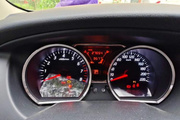 Used Nissan Livina 2013 Jinrui 1.6XL CVT Comfort Edition Odometer Close Up