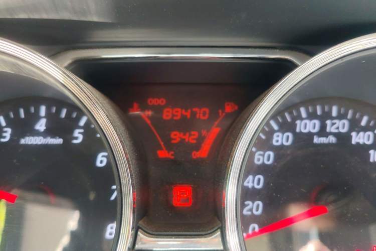 Used Nissan Livina 2013 1.6XE CVT Comfort Edition Odometer Close Up