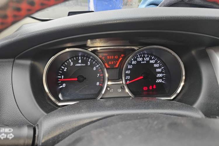 Used Nissan Livina 2013 1.6XE Manual Comfort Edition Odometer Close Up