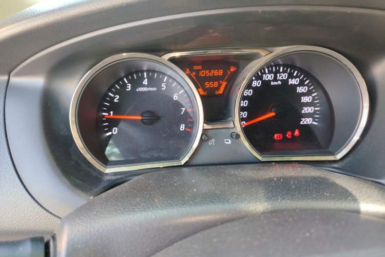 Used Nissan Livina 2013 1.6XL Manual Luxury Edition Odometer Close Up