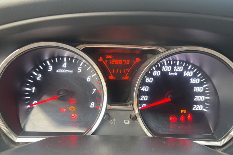 Used Nissan Livina 2013 Jingrui 1.6XL Manual Comfort Edition Odometer Close Up
