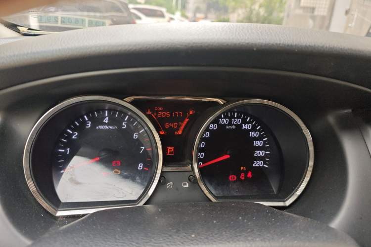 Used Nissan Livina 2013 1.6XE CVT Comfort Edition Odometer Close Up