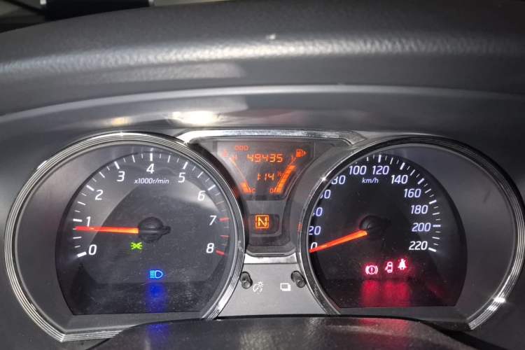Used Nissan Livina 2013 1.6XL CVT Luxury Edition Odometer Close Up