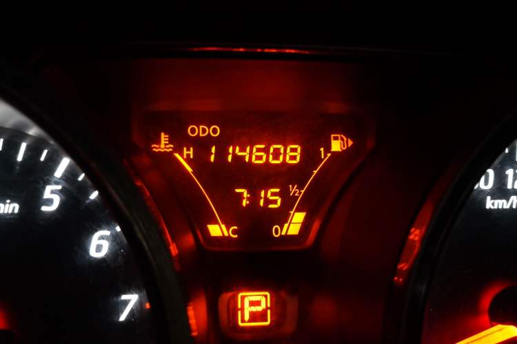 Used Nissan Livina 2013 1.6XE CVT Comfort Edition Odometer Close Up
