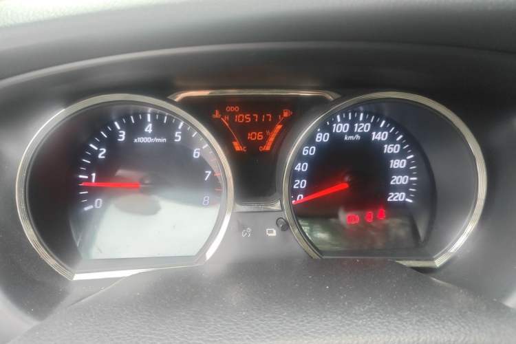 Used Nissan Livina 2013 1.6XE Manual Comfort Edition Odometer Close Up