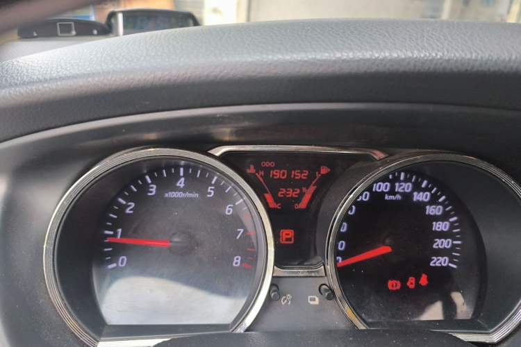 Used Nissan Livina 2013 1.6XE CVT Comfort Edition Odometer Close Up