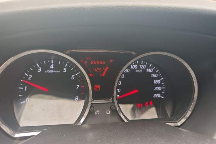 Used Nissan Livina 2013 1.6XE CVT Comfort Edition Odometer Close Up